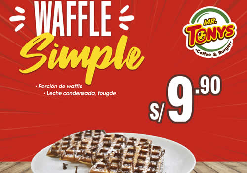 Salchipapas para eventos y fiestas servidas en una mesa de comidas